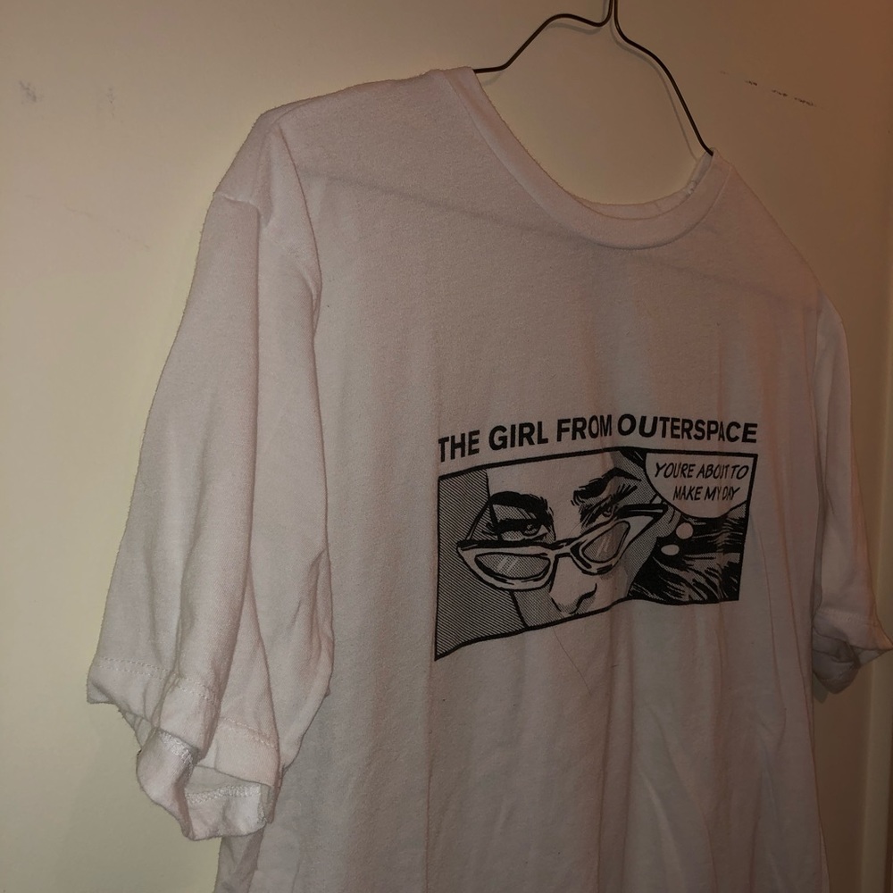 “The Girl From Outer Space” tee - Picture 2 of 2